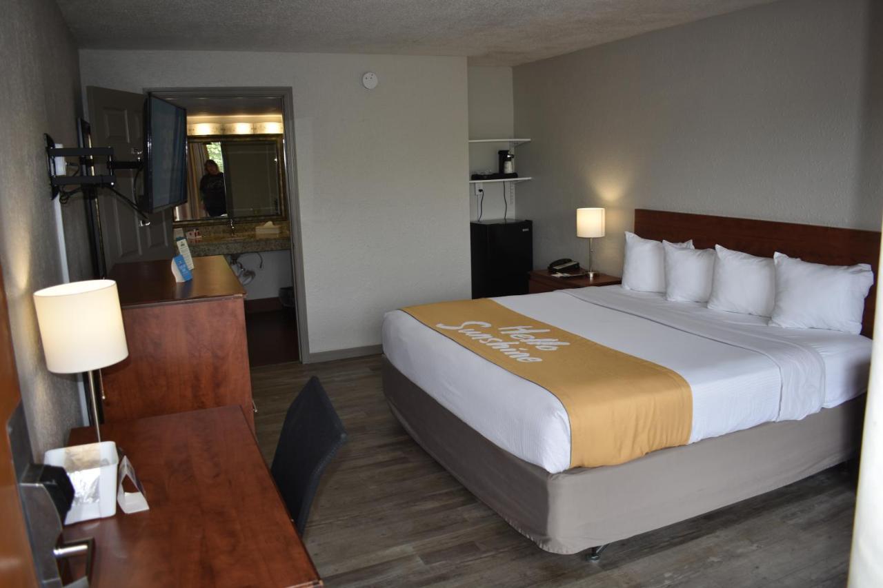 Days Inn By Wyndham Wildwood I-75 Extérieur photo
