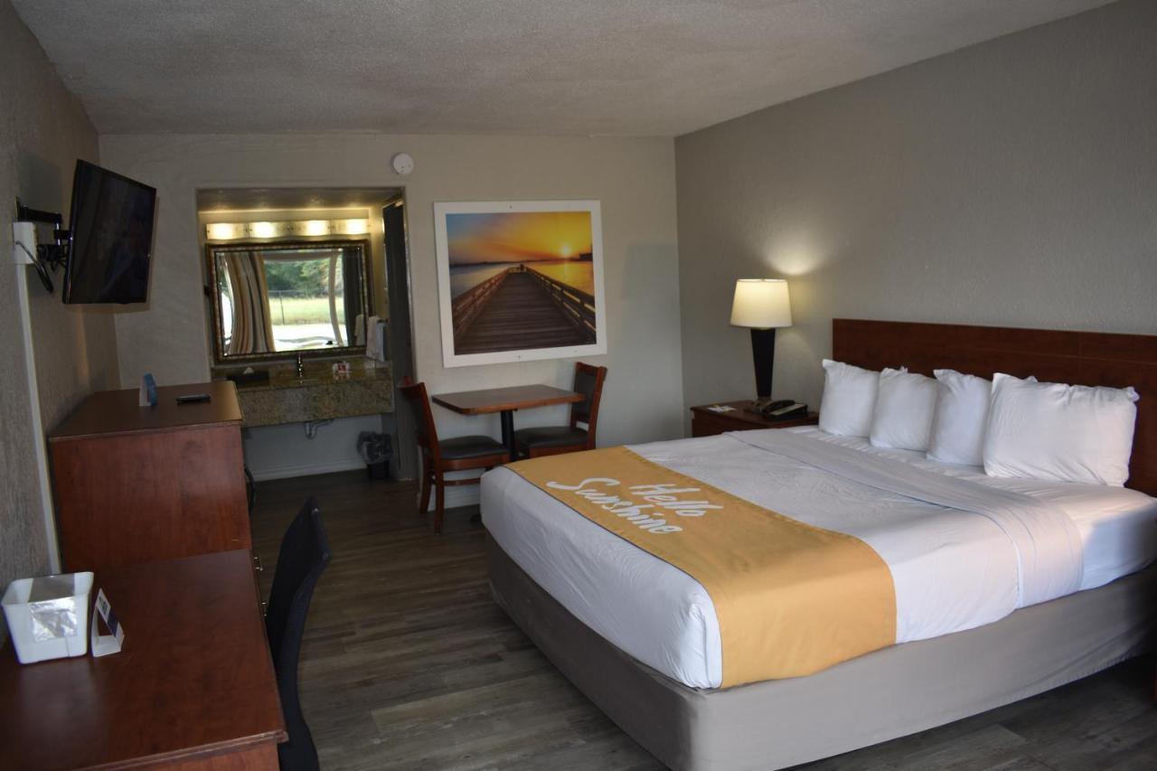Days Inn By Wyndham Wildwood I-75 Extérieur photo