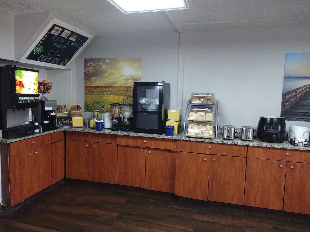 Days Inn By Wyndham Wildwood I-75 Extérieur photo