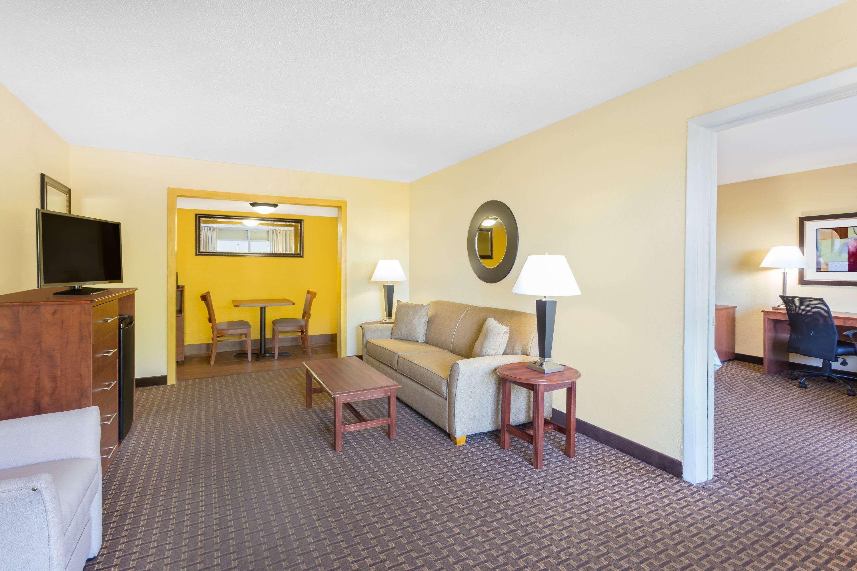 Days Inn By Wyndham Wildwood I-75 Extérieur photo