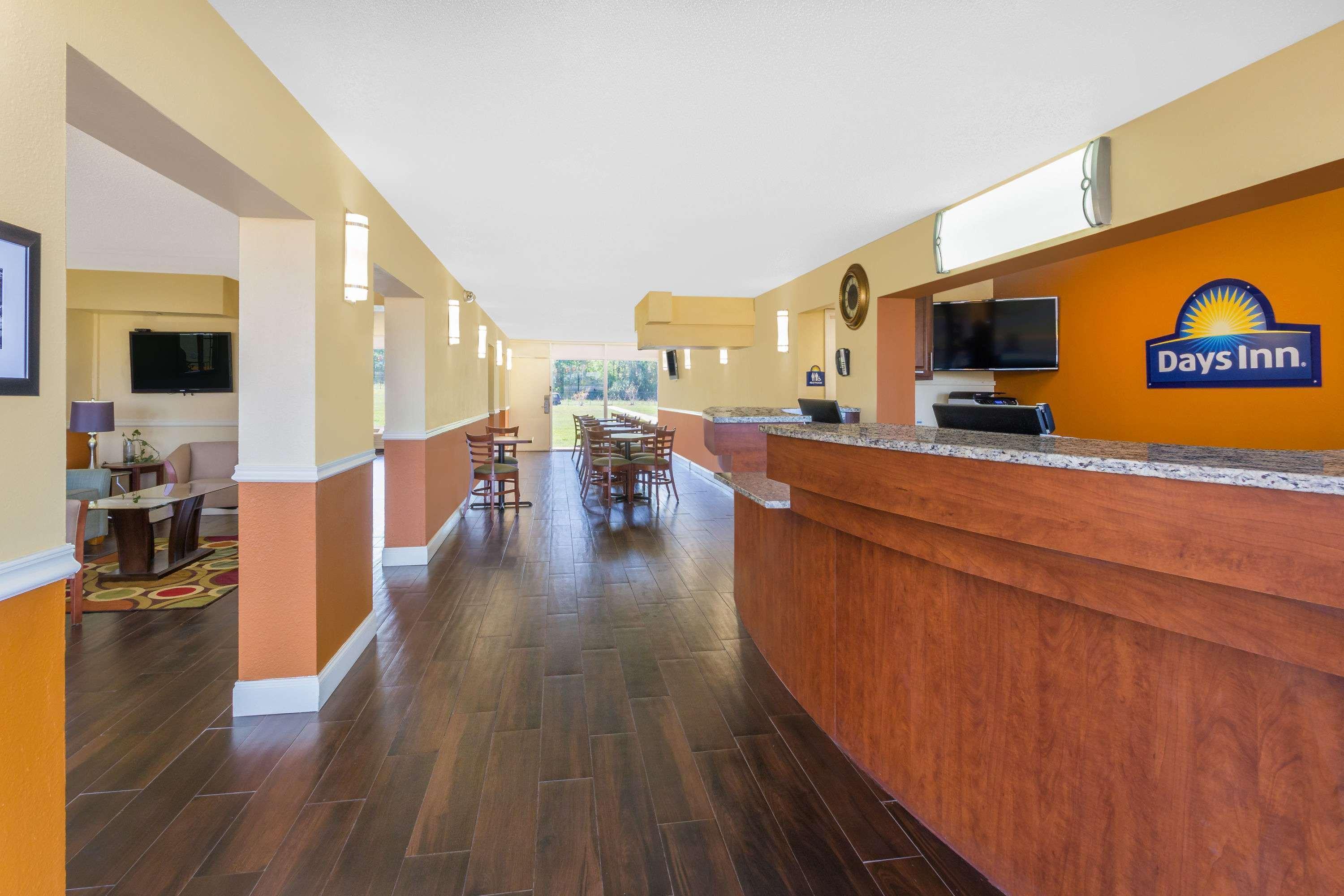 Days Inn By Wyndham Wildwood I-75 Extérieur photo