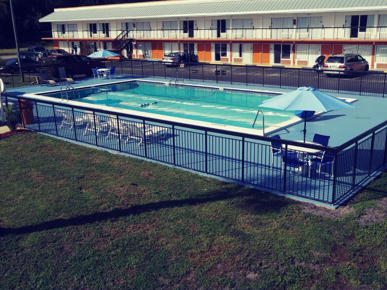 Days Inn By Wyndham Wildwood I-75 Extérieur photo